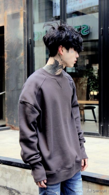 稳重大气高级感型男穿搭推荐,十个男生应该学会的时尚穿搭技巧