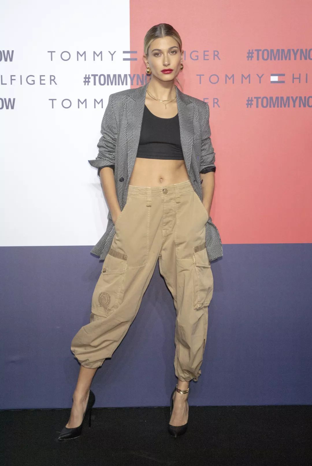 微胖怎么穿上衣配工装裤,160120斤微胖女生穿搭工装裤卫衣