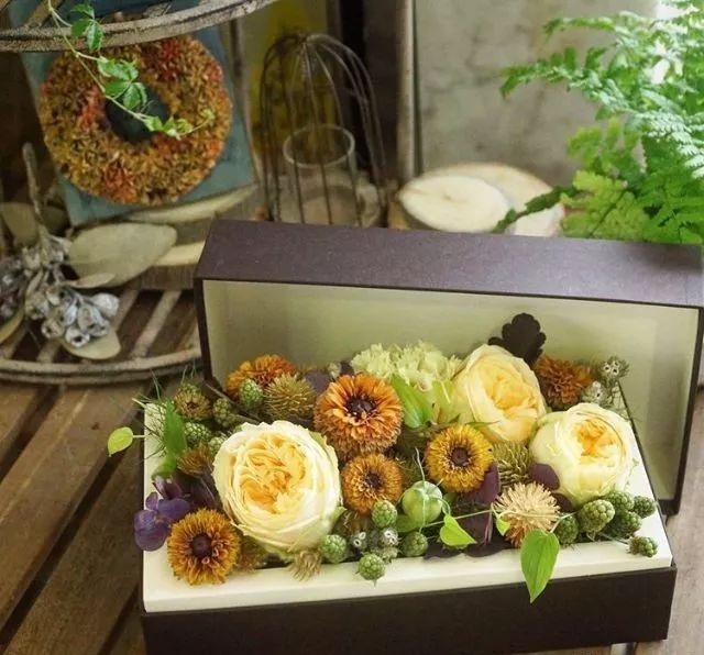 日式花艺作品,日本花店装修风格效果图