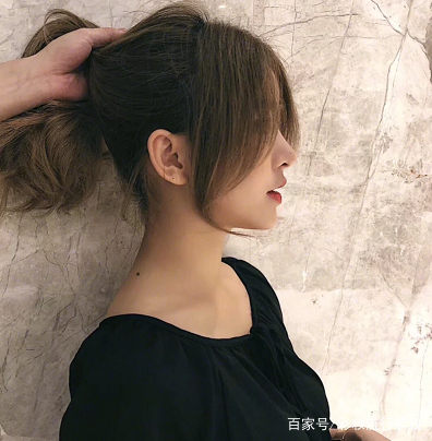 3款洋气显脸小的发型推荐,学生党发型女高马尾霸气显脸小