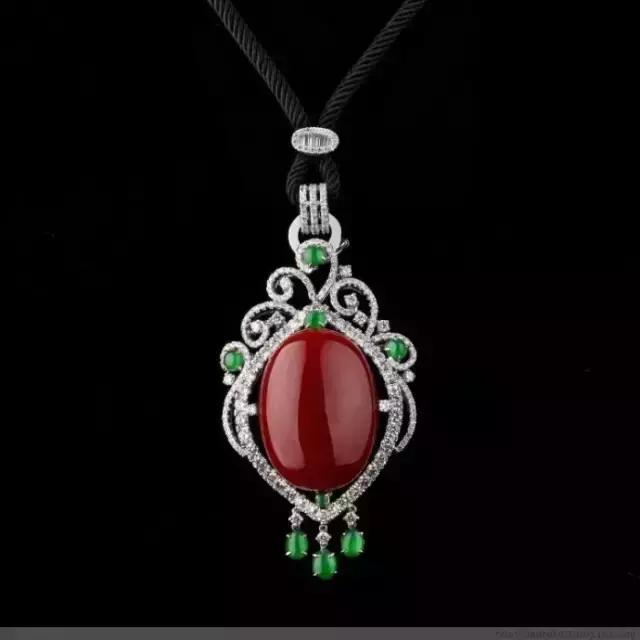 红珊瑚珠宝纯天然图片,红珊瑚珠宝配饰