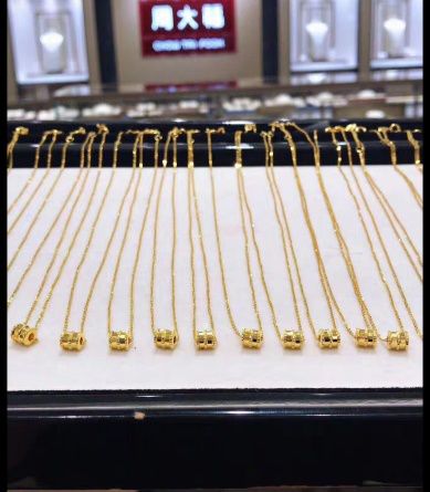 香港六福和周大福哪个好,周大福小蛮腰价格