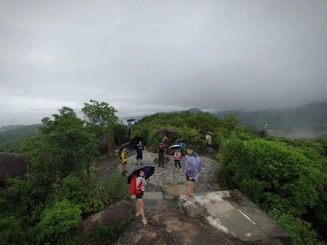 跑向沙9|哈工大沙9马峦山负重训练