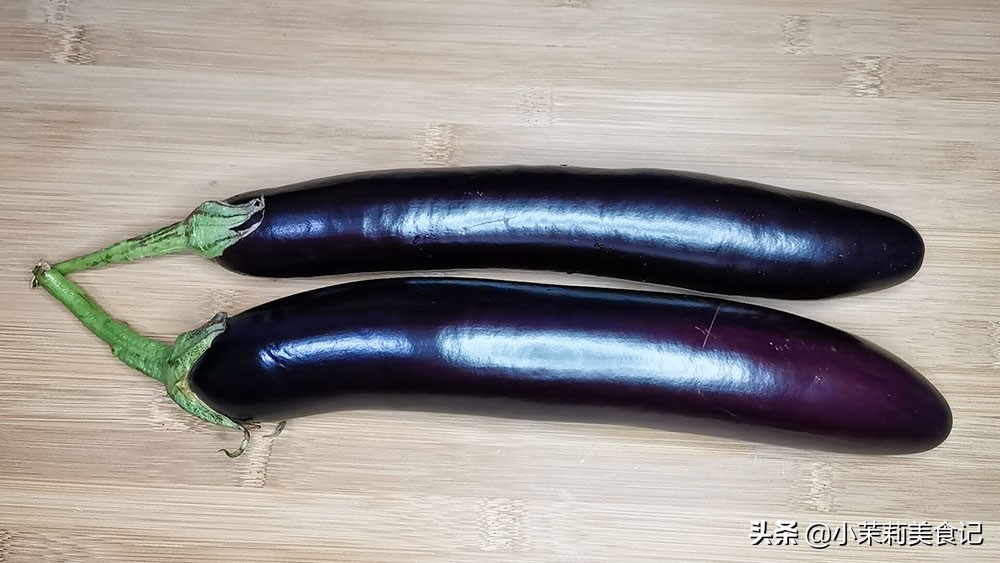 买茄子是轻的好还是重的好 (买茄子是青的好还是红的好)