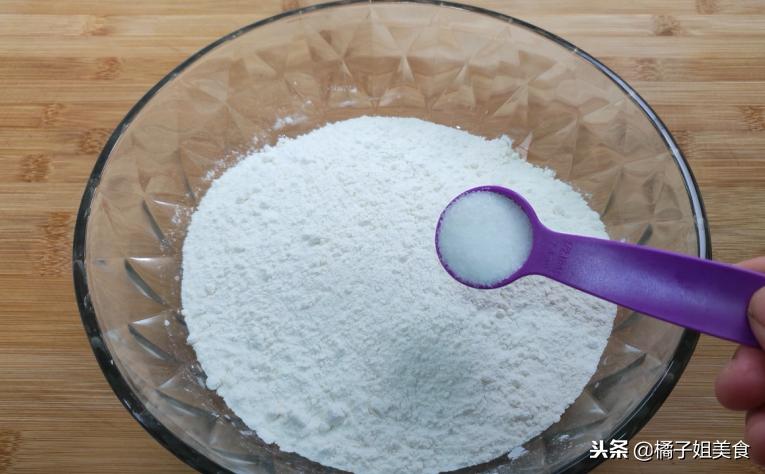 手工面条纯手工制作方法,手工面条做法不用擀面杖不用醒面