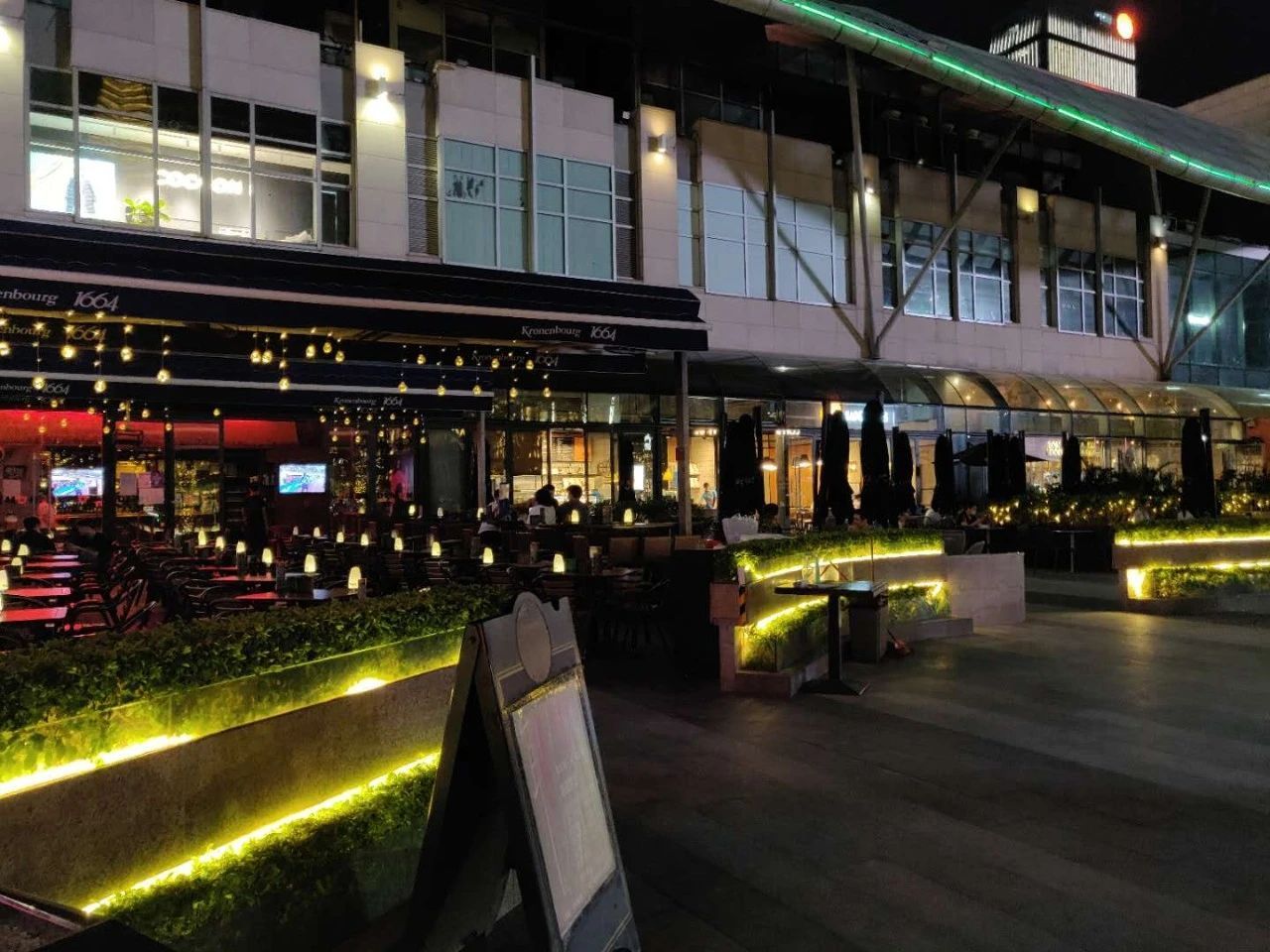 商场人流量明显下滑,商场人流量太差