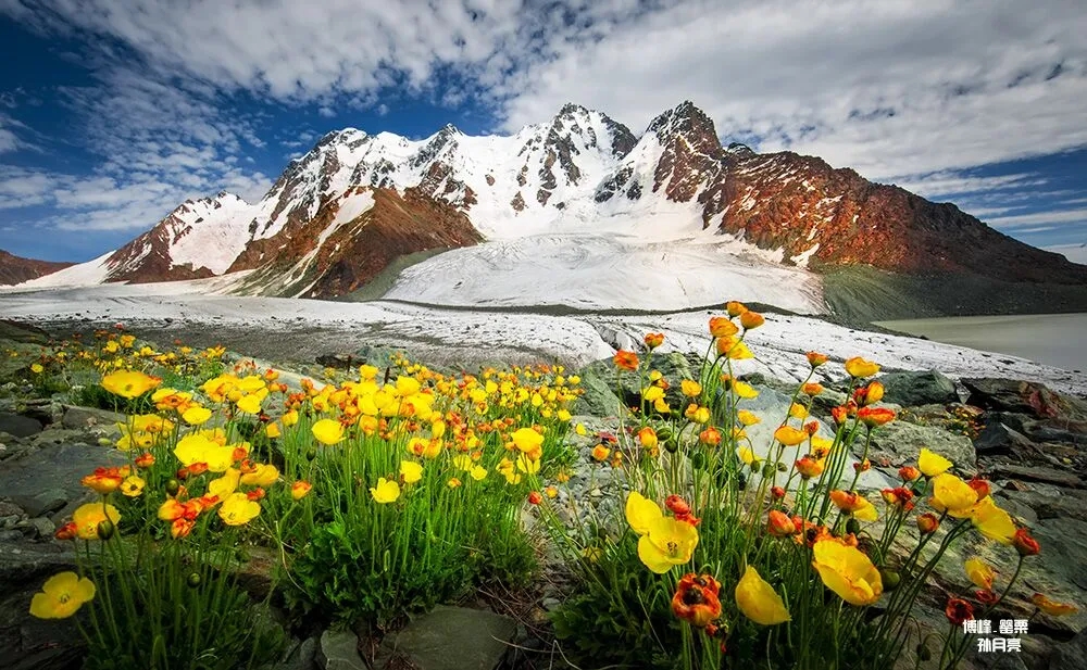 新疆最凶险峡谷路,新疆博格达峰徒步路线