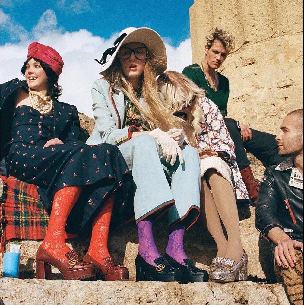 流行袜子外穿不露脚踝,袜子百搭外穿潮流