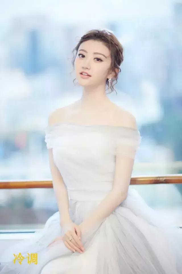 十大公认好用的粉底液排名滋润型,适合秋冬各种皮肤的粉底液