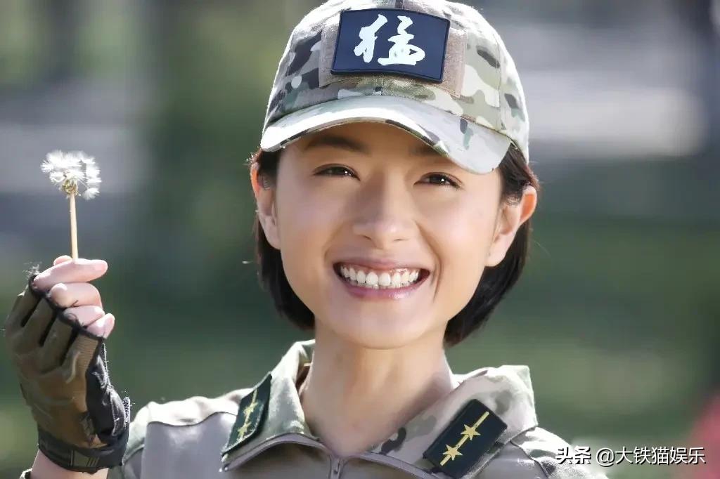 矫揉造作就别演军旅剧了,这8位女星告诉你,什么叫飒爽军人气质
