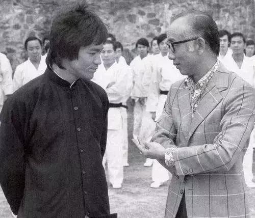 邹文怀怎么请李小龙来香港的,香港影坛大亨邹文怀