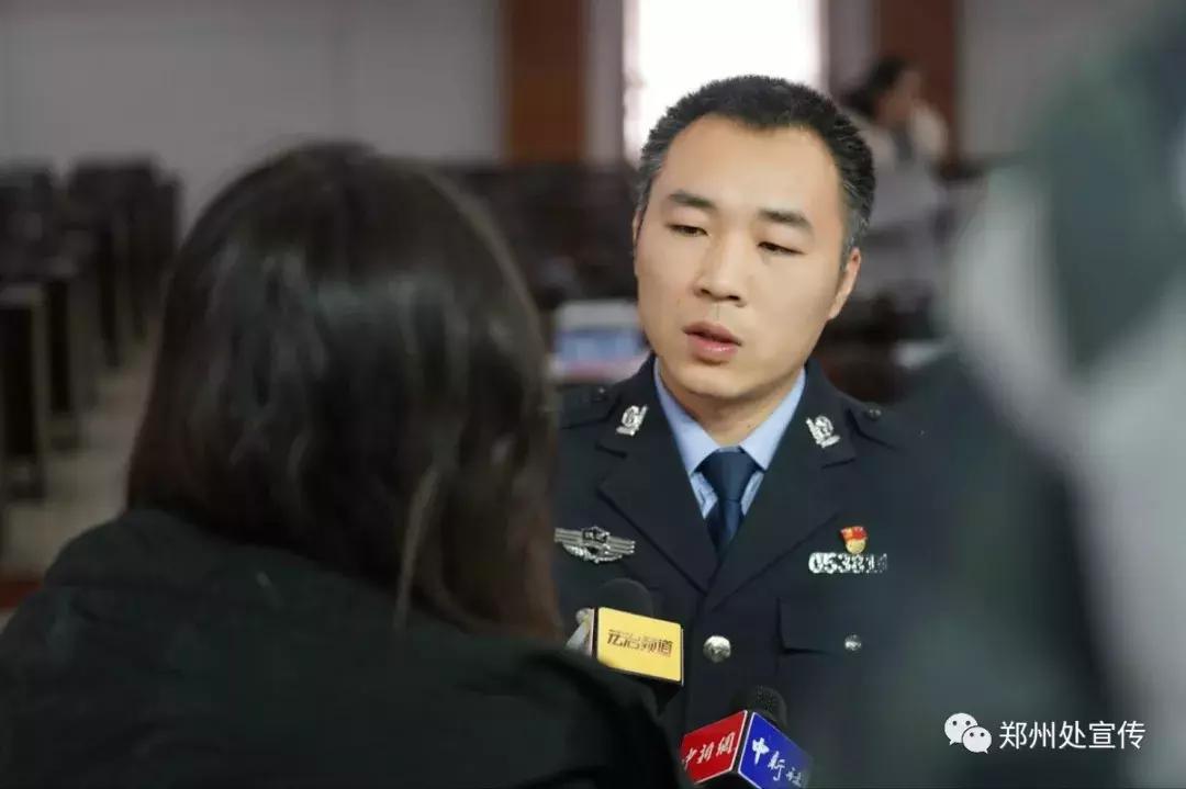 「一线传真」郑柳两地铁警联合破获一起跨省制贩假火车票案