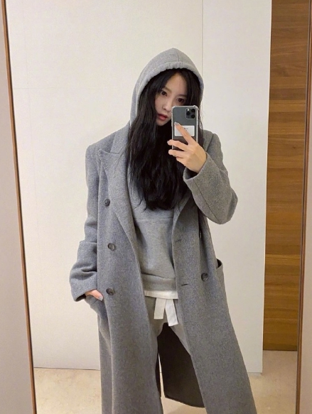 31岁的朴孝敏是韩版穿搭达人,朴孝敏nicebody黑色衣服