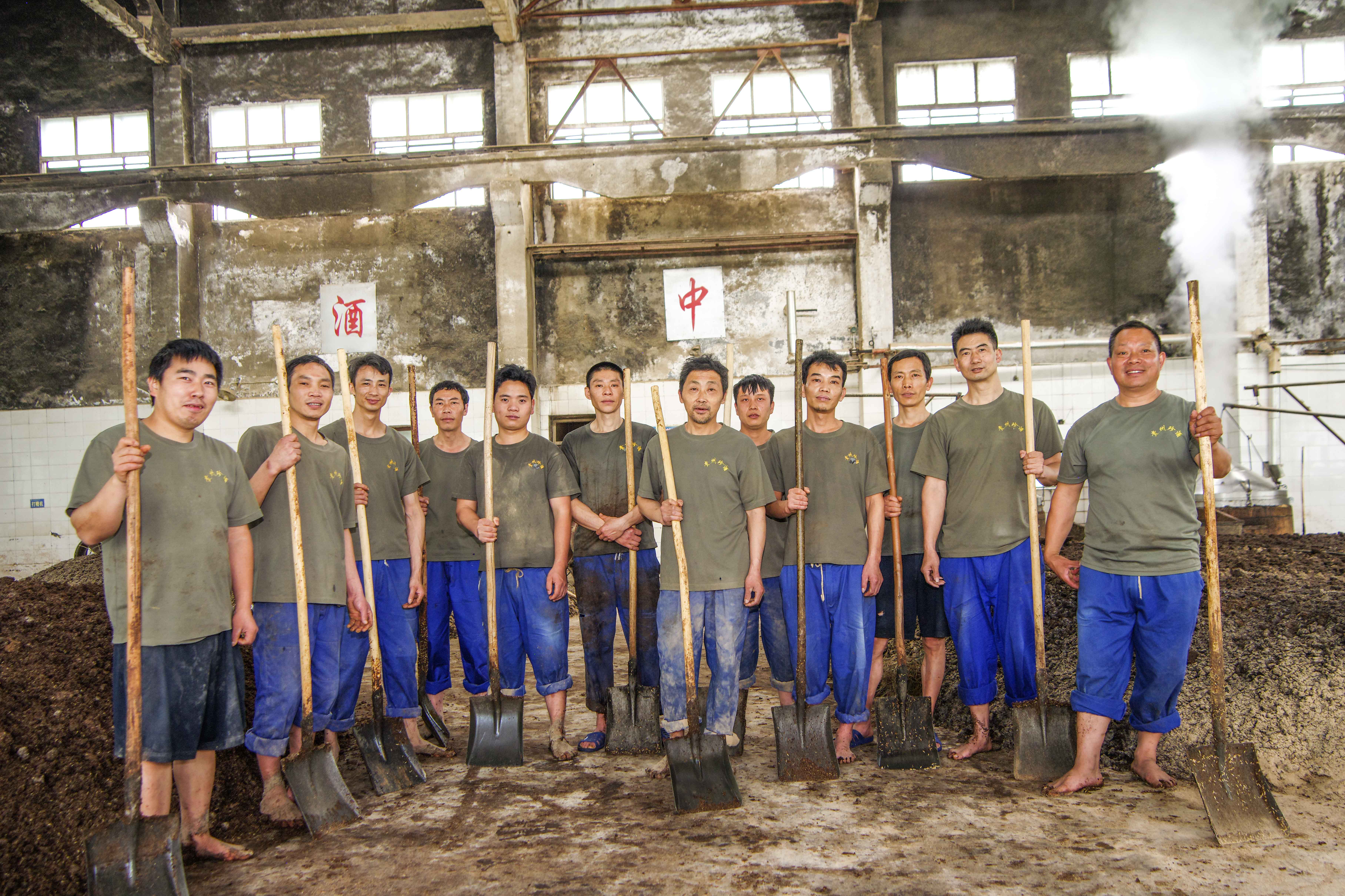 这里与茅台镇相距仅一百余千米，做出的酒也不输茅台