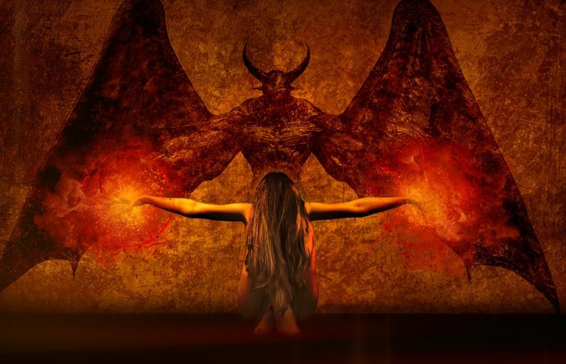 印尼富二代用孩子脊骨做手提包,印尼富二代炫富的奢侈品