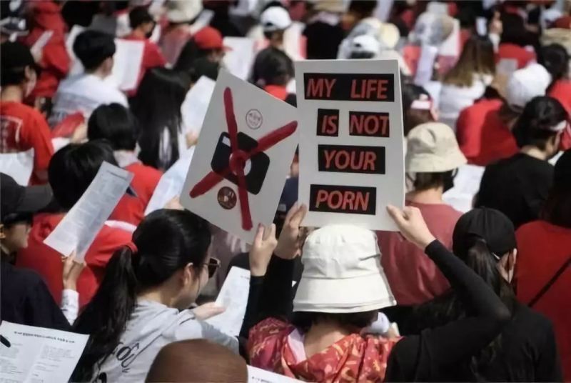 *拍偷**产业链下，国人再无隐私