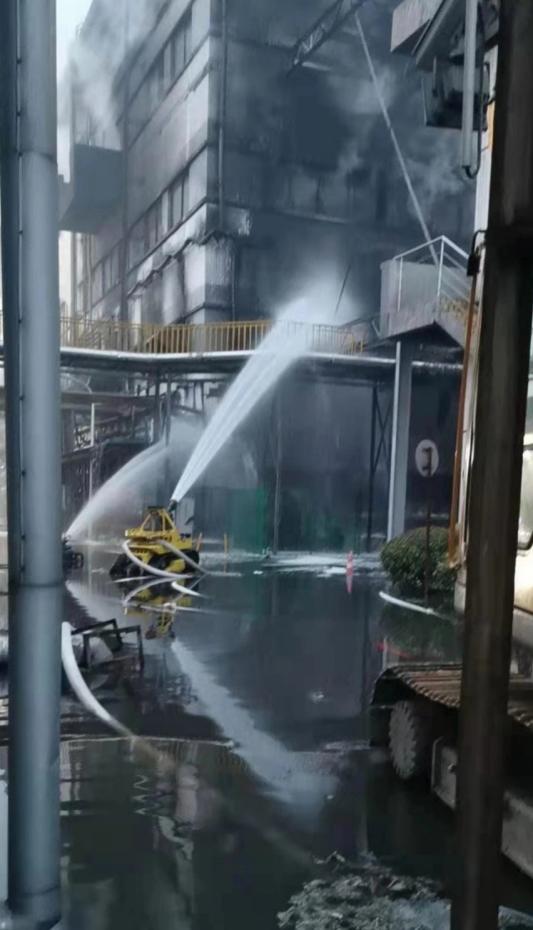 上海金山区厂房火灾导致8人,上海金山企业厂房大火