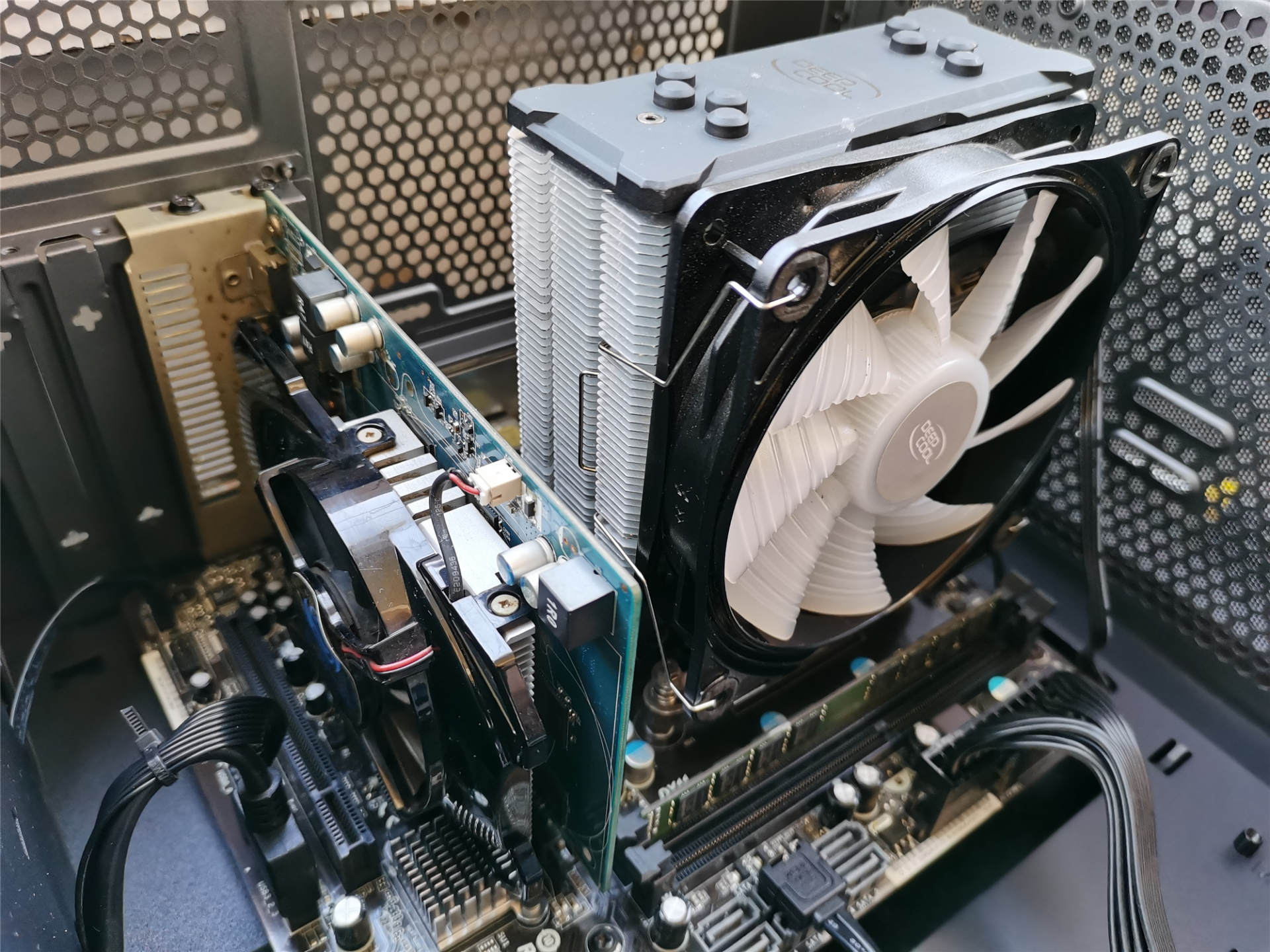 电脑一年清理几次灰,电脑清理灰尘后崩溃