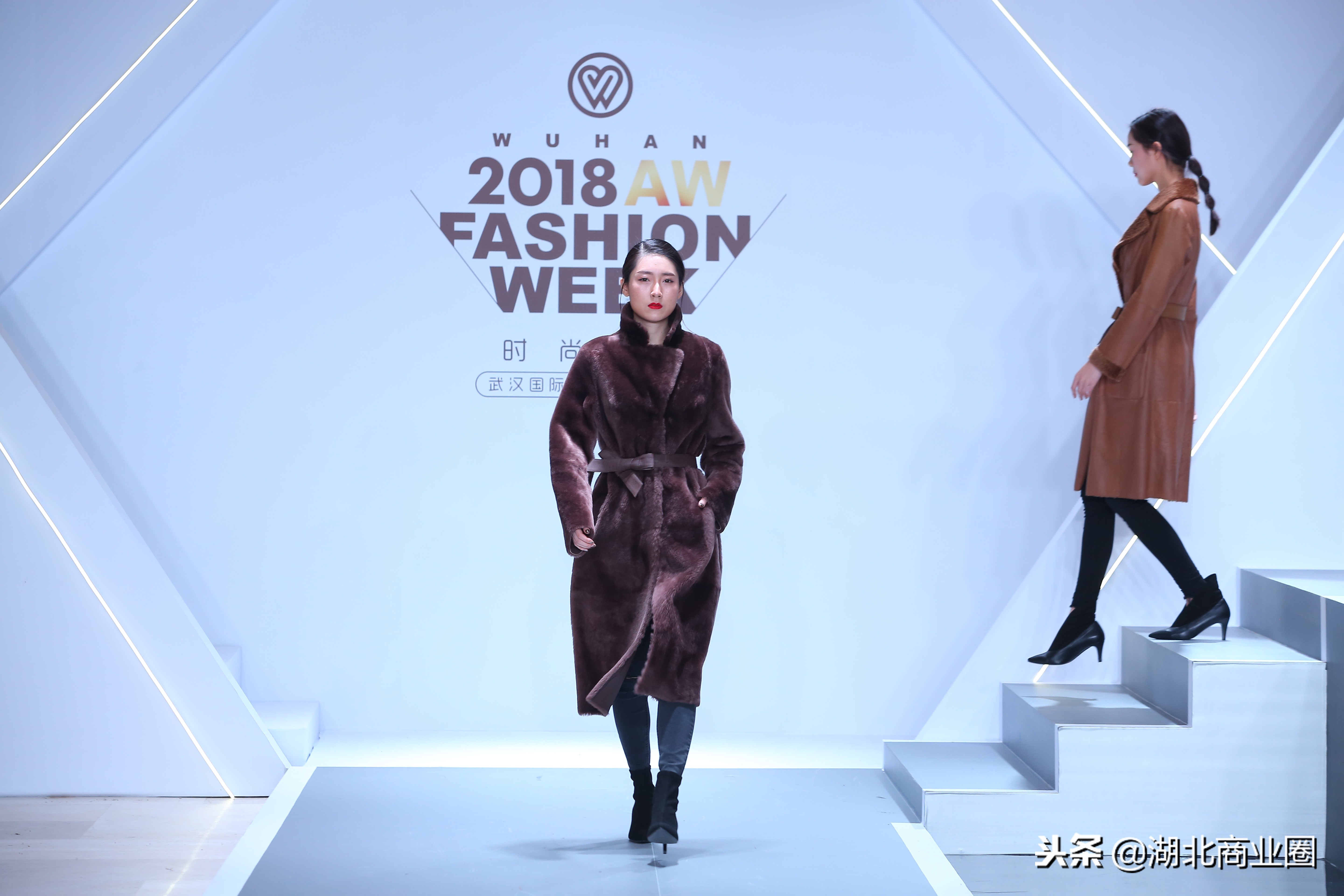 2015武汉国际时装周完美收官,武汉时装周闭幕传统服饰