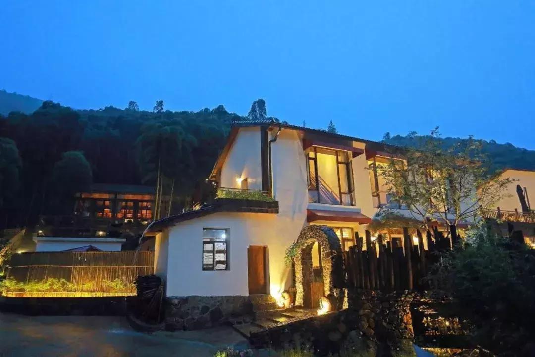 开民宿赚钱的老板,开民宿到底赚不赚钱