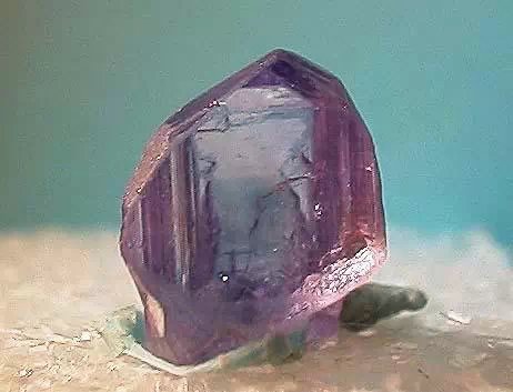 各种宝石原石的种类图片大全,高清彩色宝石原石图片大全