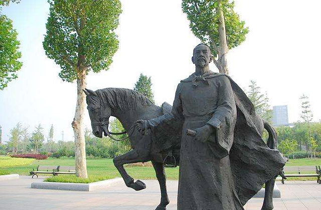 刘长卿被贬的诗,余干旅舍刘长卿古诗朗诵