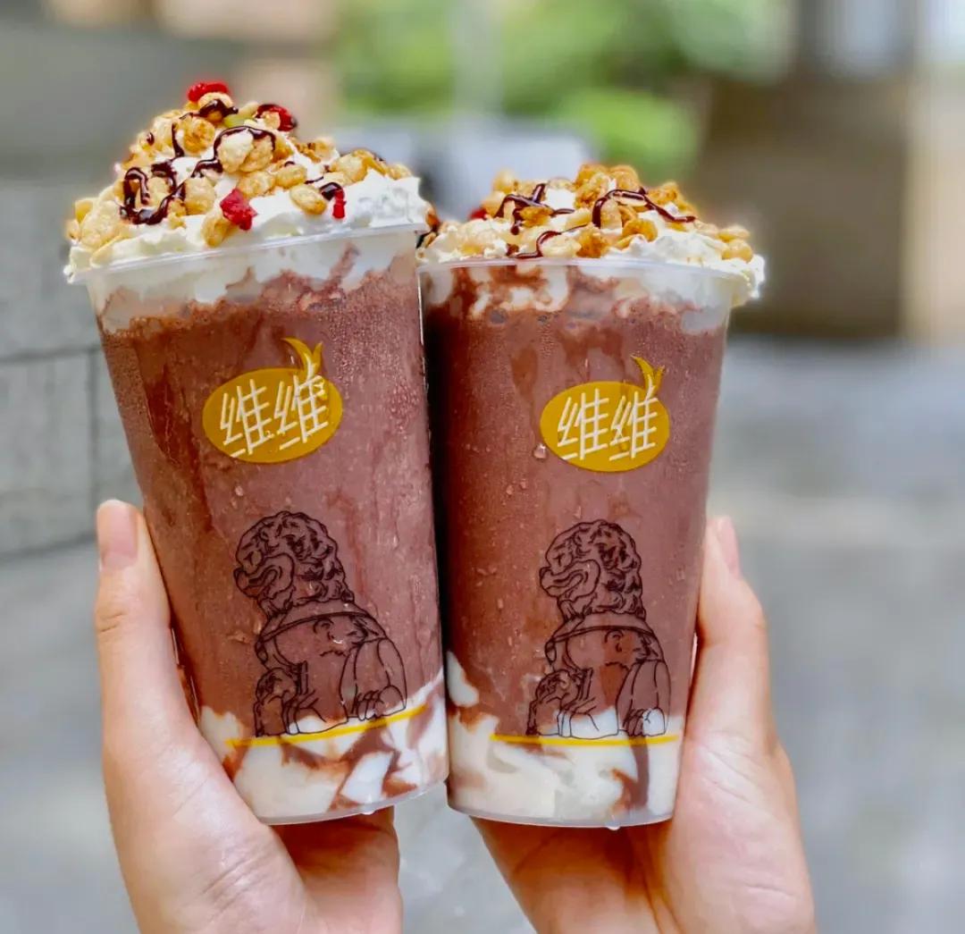 “豆奶大王”开奶茶店，目标万家，是真跨界还是“割韭菜”？