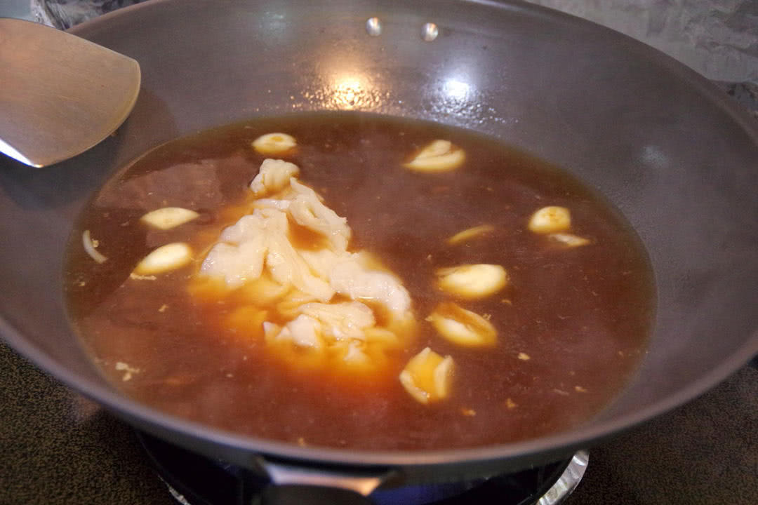 蚝油花菇焖花胶,正宗鲜炖花胶做法