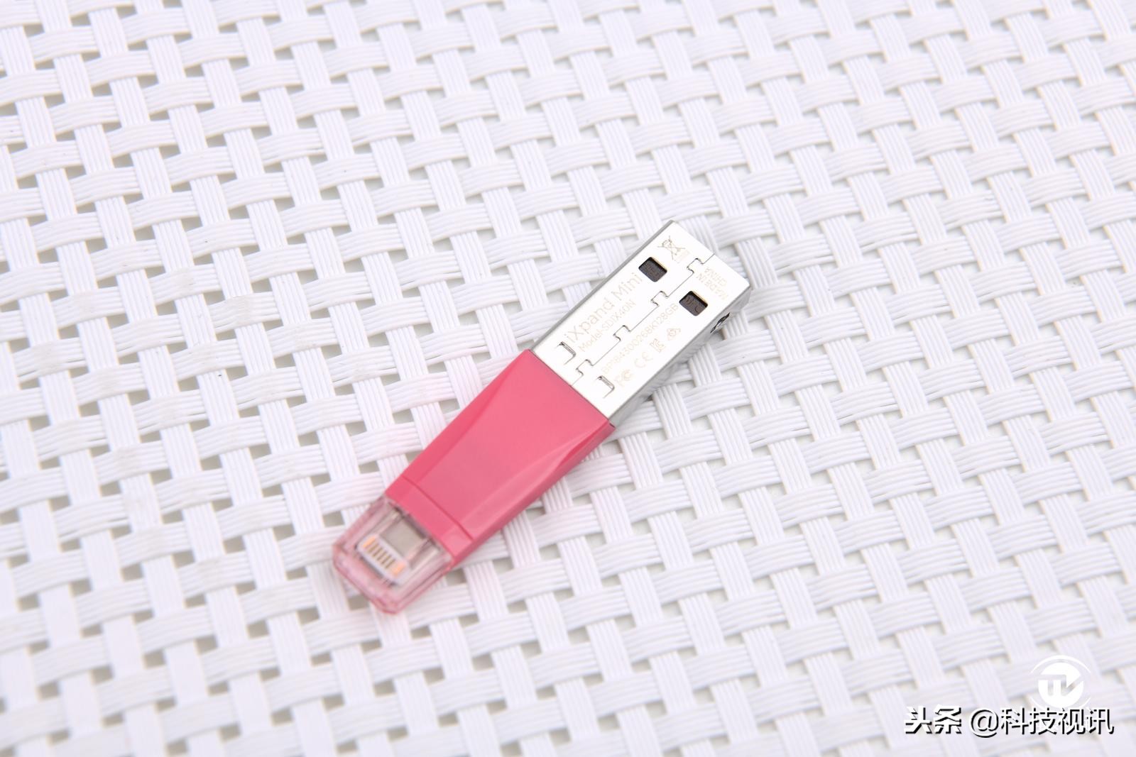 闪迪欢欣i享扩容版优盘评测,闪迪二合一闪存盘512测评