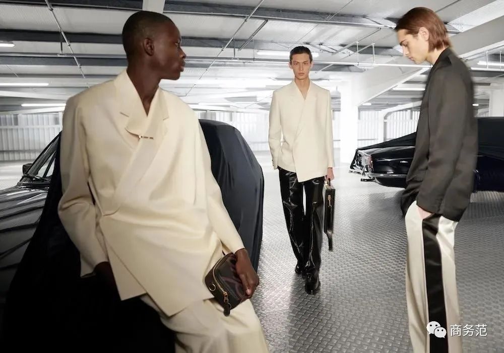 这些亿万富豪买衣服,认准了11个牌子买到底