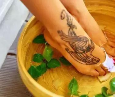 生活小妙招去脚上的死皮,怎么避免脚上死皮