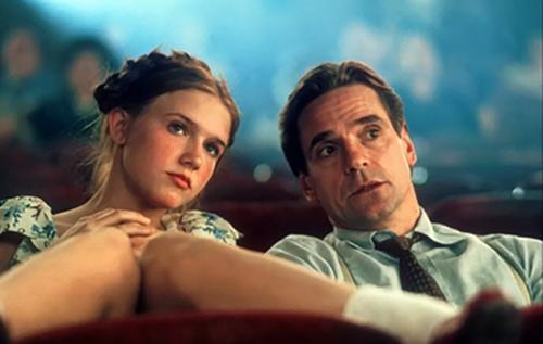 童年心理创伤下的荒诞情感,儿童期的心理创伤