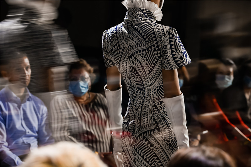 胡社光新中式旗袍走秀视频,胡社光时装发布会