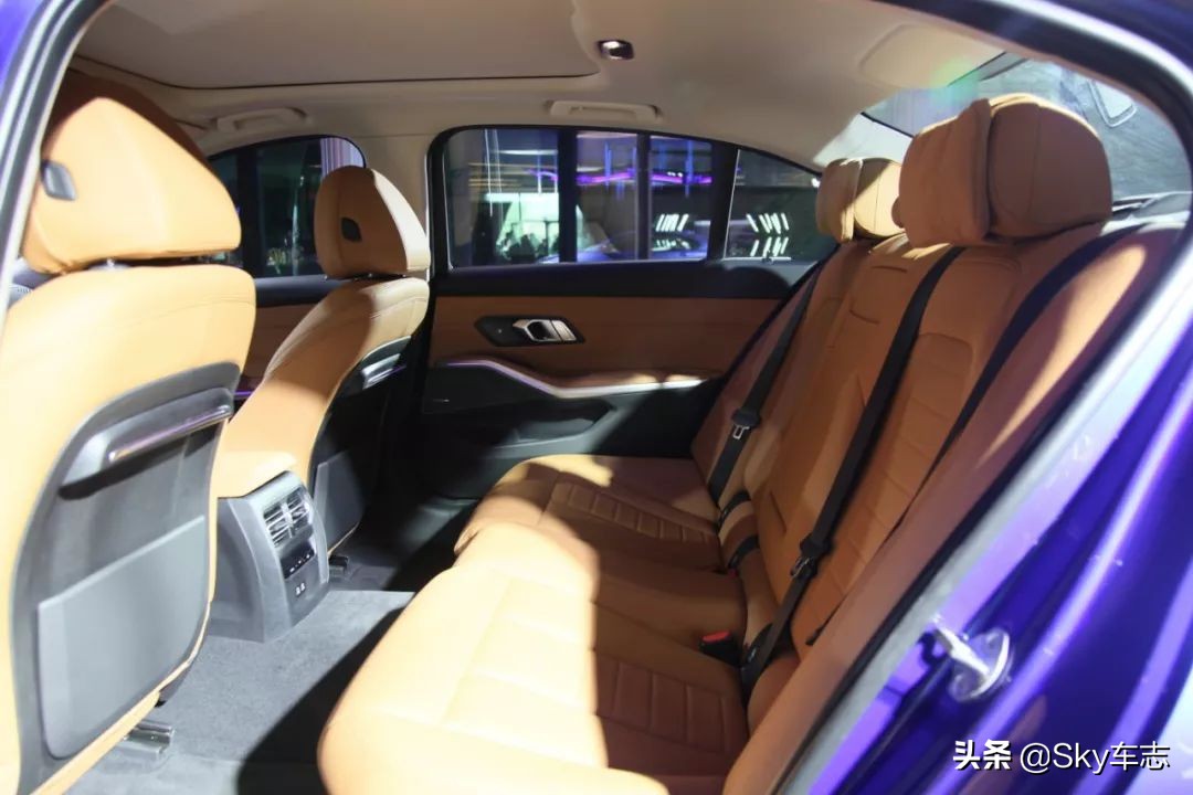 宝马新3系赛道体验+长途试驾之后，建议你千万不要轻易入手