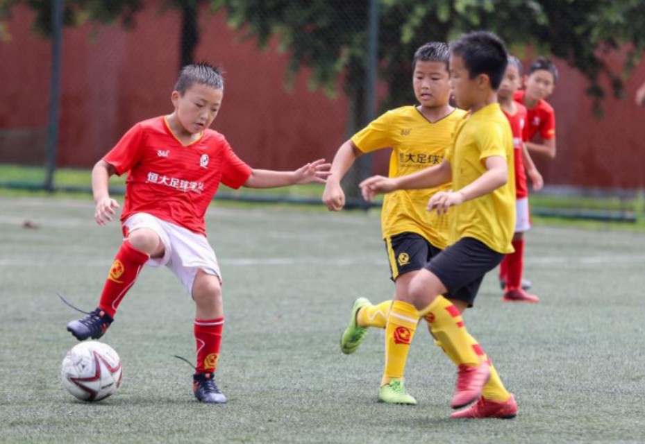 恒大足球学校目前现状,恒大足球学校有没有成人足球训练