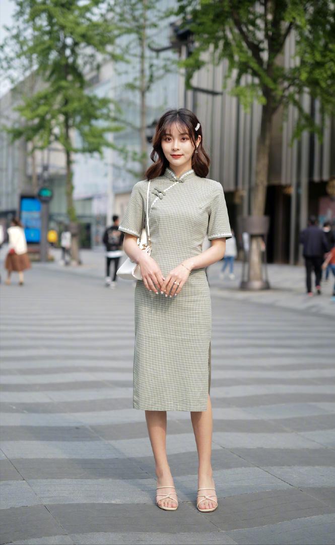 小个子高端气质裙子配平底鞋,裙子不一定要配高跟鞋