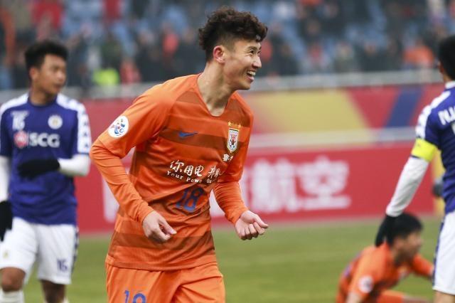 “周海滨盘活了庆南中场”李霄鹏换两人丢两球这操作让人看不懂