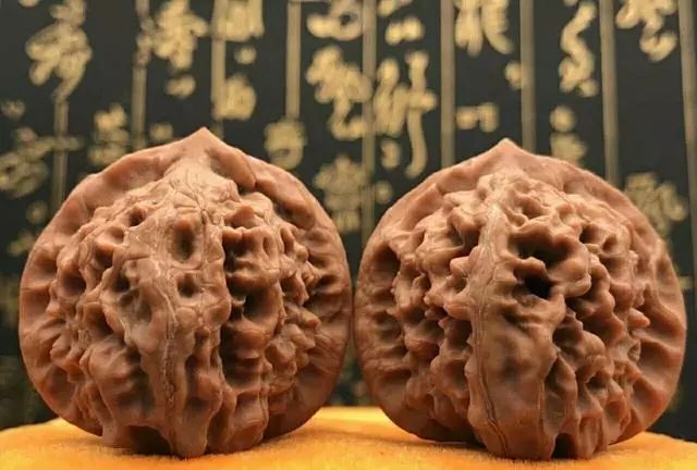 文玩核桃能放罐子里储存吗,文玩核桃的储存方法