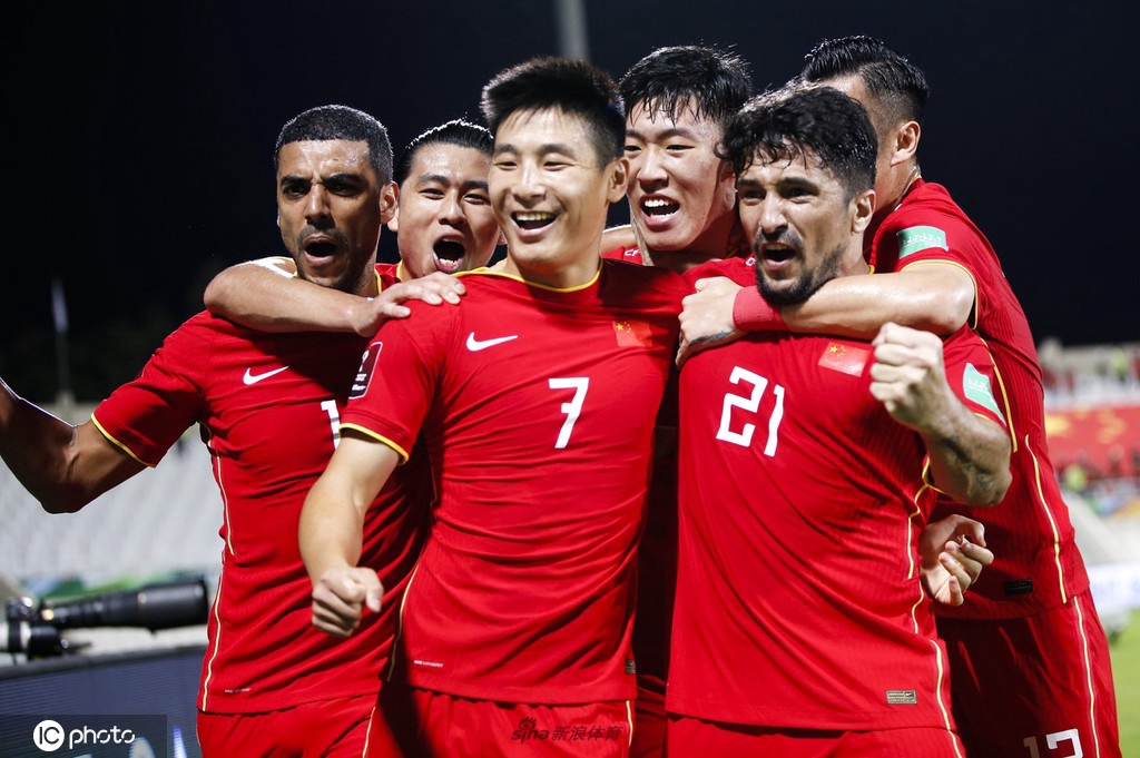 李铁背锅也亏，国足没有赢日澳沙的实力，平阿曼赢越南已完成任务