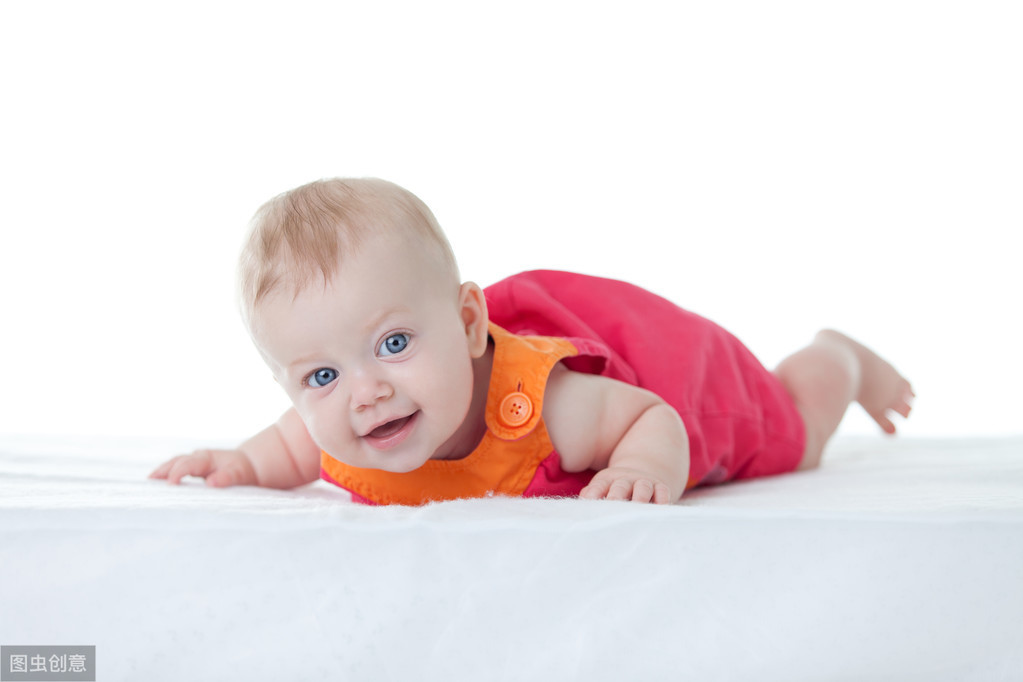 小孩爱光脚丫子是怎么回事,宝宝小脚丫怎么回事