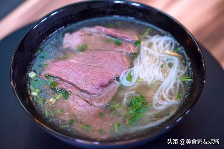 越南牛肉河粉汤底简易做法,越南牛肉河粉怎么做才好吃视频