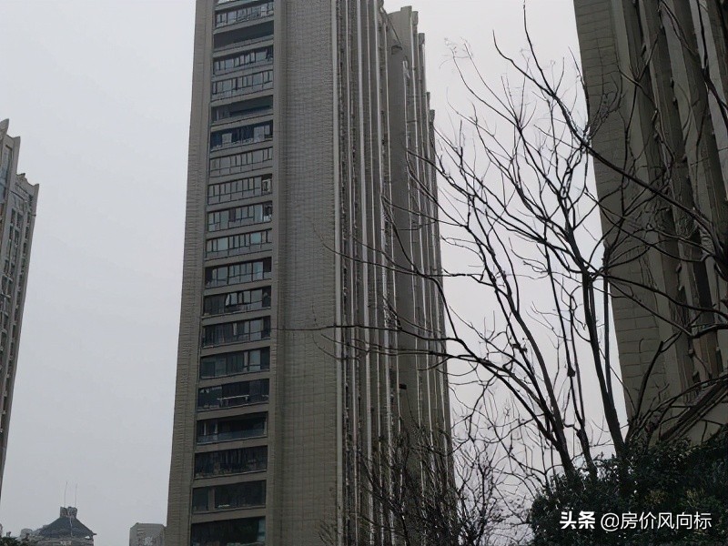 台州市5-10年房龄，二手房挂牌价16649元，共计303个小区