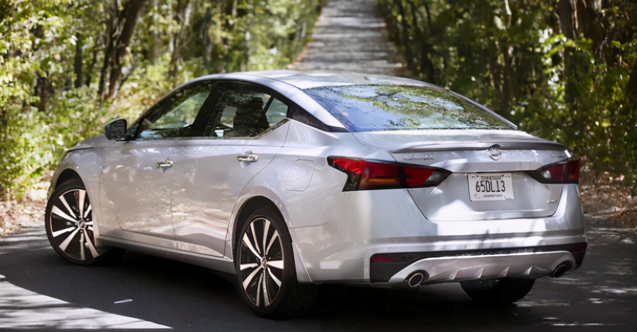 8代雅阁和天籁公爵哪个好,八代雅阁天籁公爵