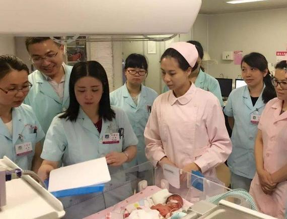 女儿长得不像自己非要亲子鉴定,女儿长得不像自己要去做亲子鉴定