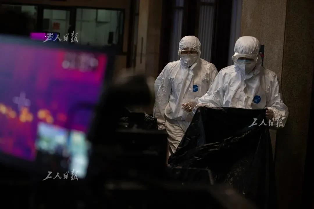 疫情中那些辛苦的人,疫情中还有哪些人员辛苦