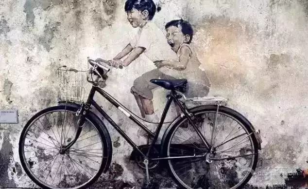 我有一个弟弟不满一周岁作文,我和弟弟差十岁作文