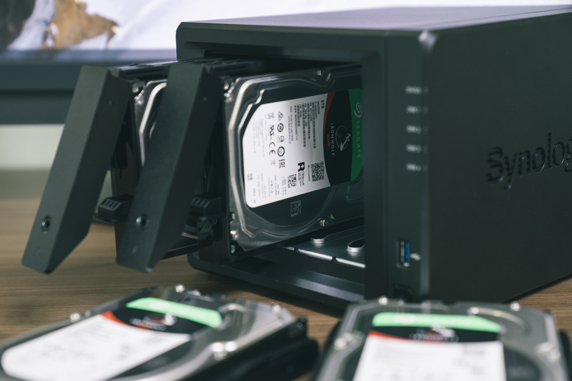 群晖4盘位nas哪个型号值得买,群晖ds220+和ds420+的区别