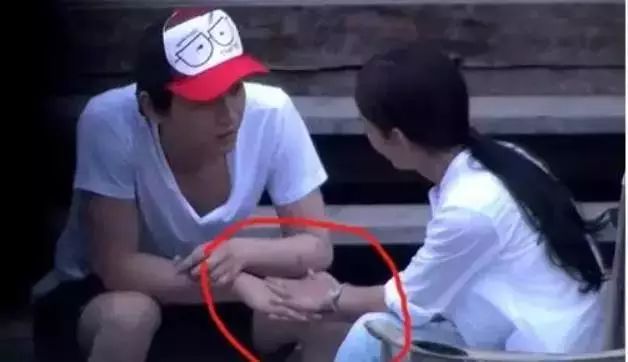 好惨！这两个人又被对号入座了……