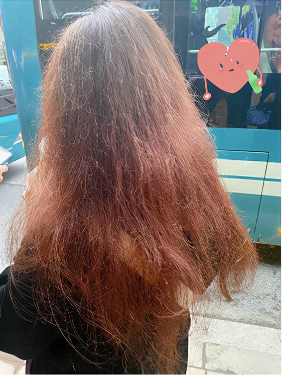 改善头发干枯毛躁头发又亮又滑,教你解救干枯毛躁还蓬松的头发