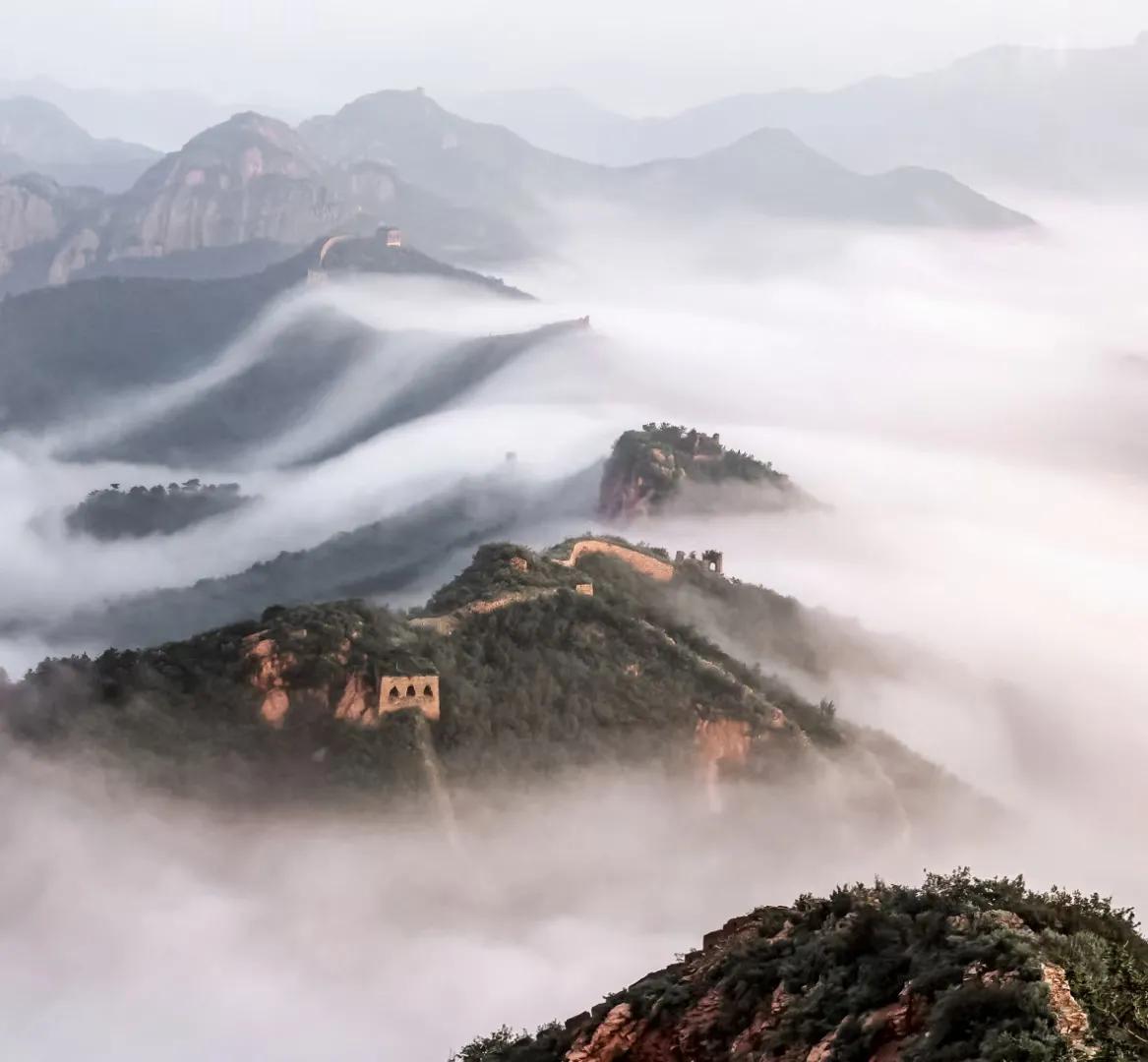 长城的眺望口和垛口,绥中锥子山长城风光